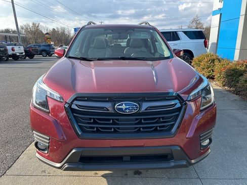 Used 2022 Subaru Forester Limited image 4