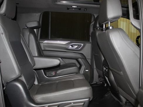 Used 2023 Chevrolet Suburban LT w/ Luxury Package AWD/4WD image 22