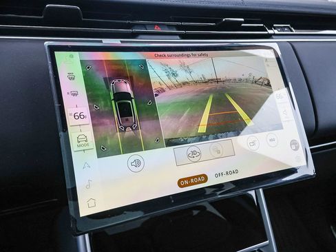 New 2025 Land Rover Range Rover SE image 32