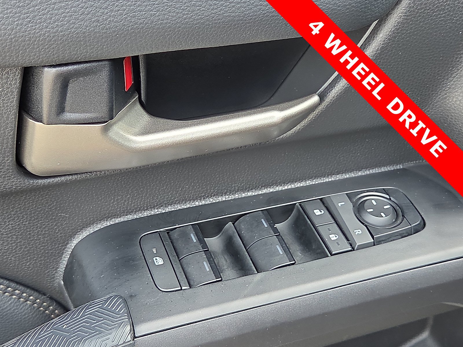 Used 2025 Toyota Tacoma Limited AWD/4WD image 13