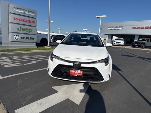 Used 2025 Toyota Corolla LE image 10