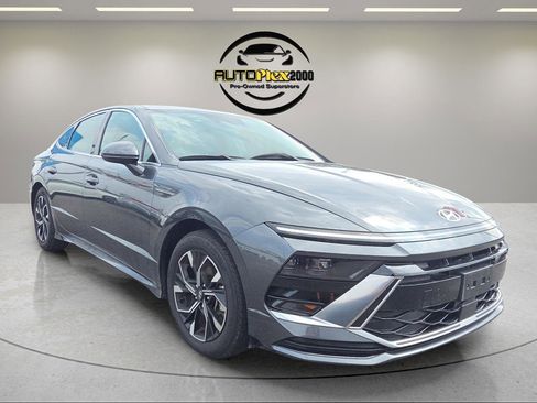 Used 2025 Hyundai Sonata SEL image 1