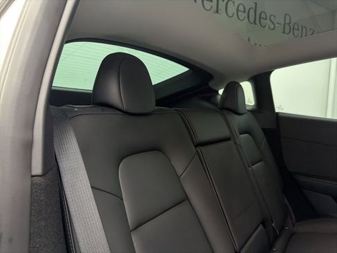 Used 2023 Tesla Model Y Long Range image 25