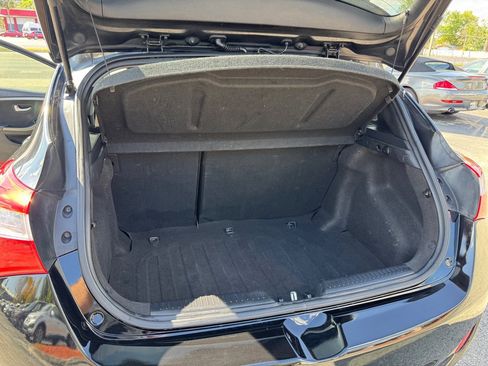 Used 2017 Hyundai Elantra GT image 10