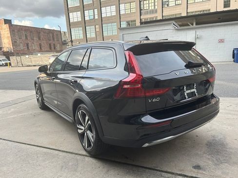Certified 2025 Volvo V60 B5 Cross Country Plus image 8