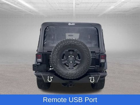 Used 2016 Jeep Wrangler Sport w/ Connectivity Group AWD/4WD image 10