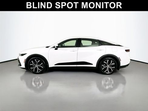 Certified 2023 Toyota Crown Limited image 8