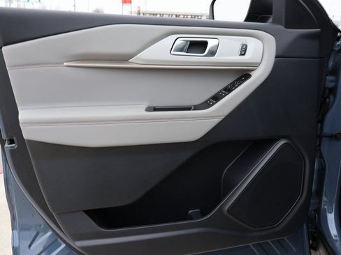 New 2026 Ford Explorer Active w/ Active Comfort Package AWD/4WD image 23