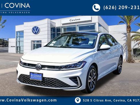 New 2026 Volkswagen Jetta SE image 3