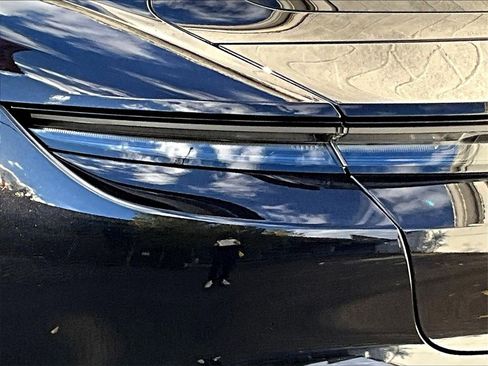 Used 2025 Porsche Taycan image 31