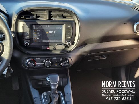Used 2020 Kia Soul LX image 12