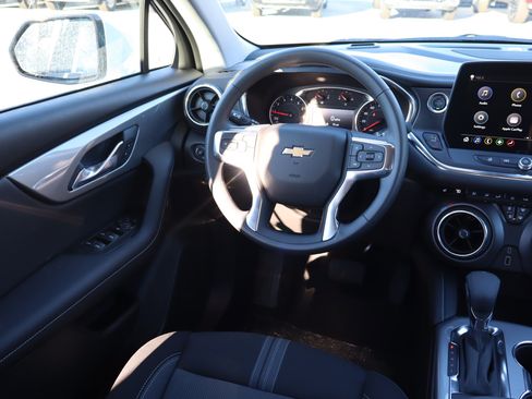 Used 2025 Chevrolet Blazer LT FWD image 14