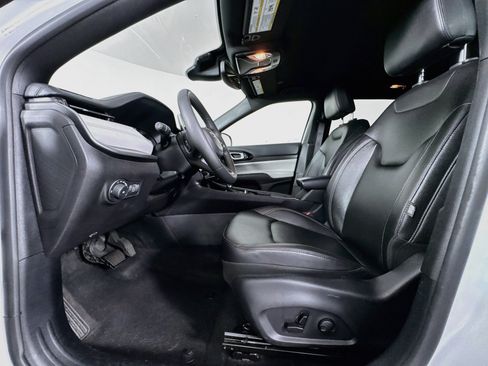 Used 2025 Jeep Compass Limited AWD/4WD image 19