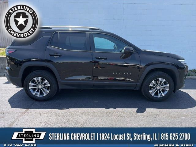 Used 2025 Chevrolet Equinox LT w/ Convenience Package II FWD image 2