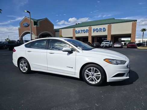 Used 2018 Ford Fusion S image 2