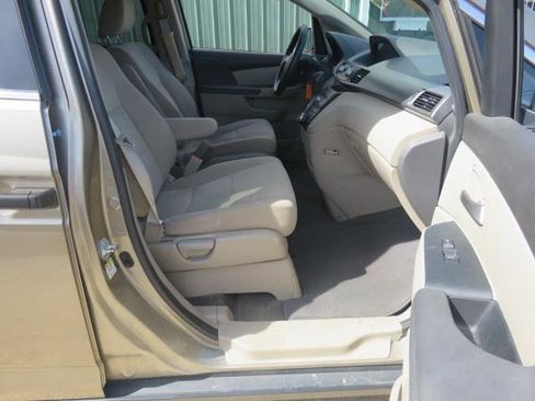 Used 2011 Honda Odyssey LX image 17