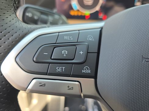 New 2026 Volkswagen Tiguan SEL R-Line image 17