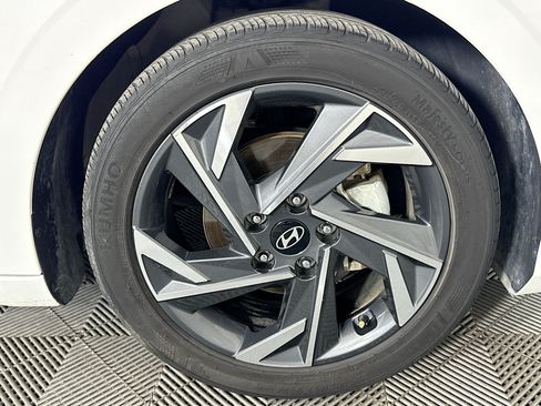 Used 2024 Hyundai Elantra Limited FWD image 30