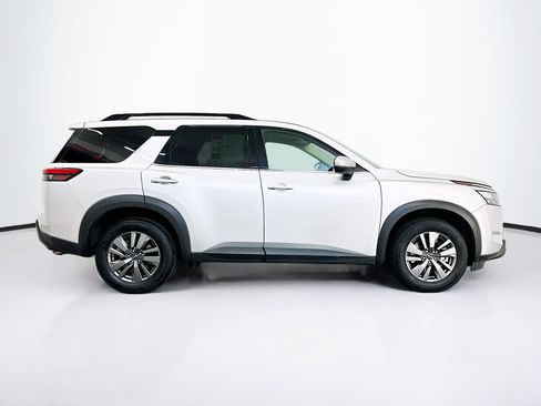 Used 2025 Nissan Pathfinder SV AWD/4WD image 10