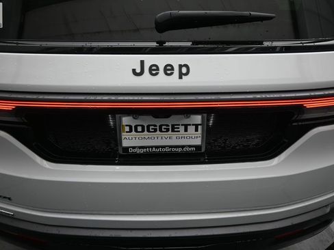 New 2026 Jeep Grand Wagoneer Limited image 12