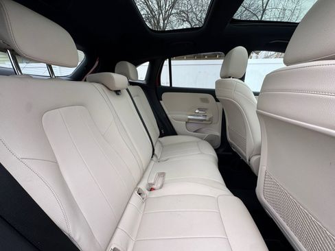 Used 2021 Mercedes-Benz GLA 250 GLA 250 4MATIC SUV image 32