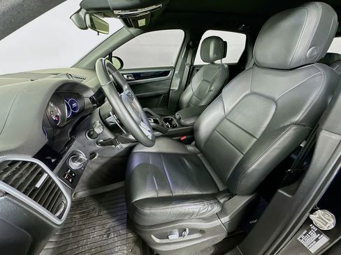 Used 2019 Porsche Cayenne image 28