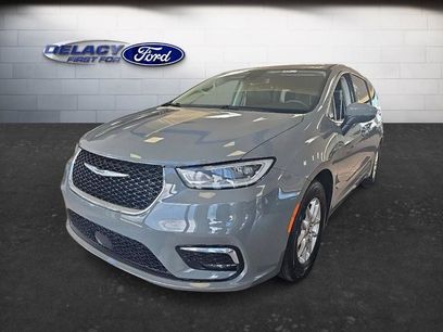 Used 2023 Chrysler Pacifica Touring-L