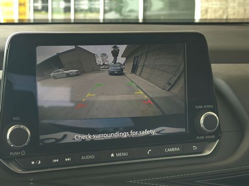 Used 2025 Nissan Rogue SV image 23