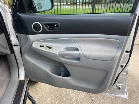 Used 2011 Toyota Tacoma PreRunner RWD image 19