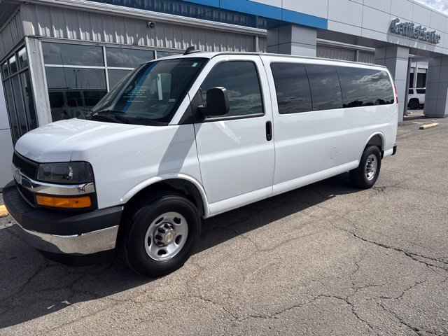 Used 2025 Chevrolet Express 3500 LT w/ LT Preferred Equipment Group RWD image 2