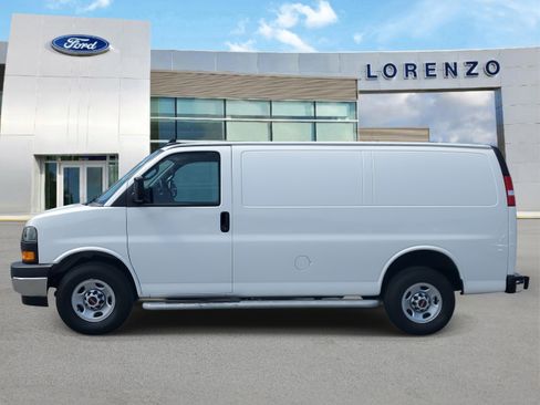 Used 2023 GMC Savana 2500 w/ Driver Convenience Package image 8
