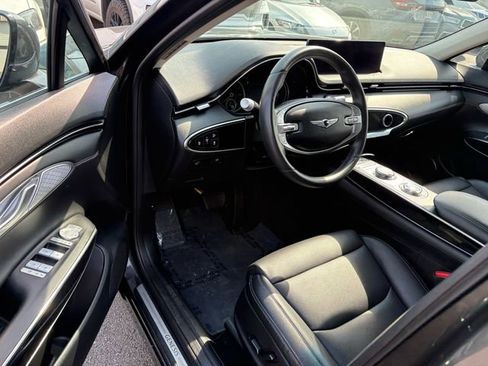 Used 2025 Genesis GV70 2.5T image 6