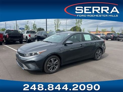 Used 2022 Kia Forte LXS FWD image 1