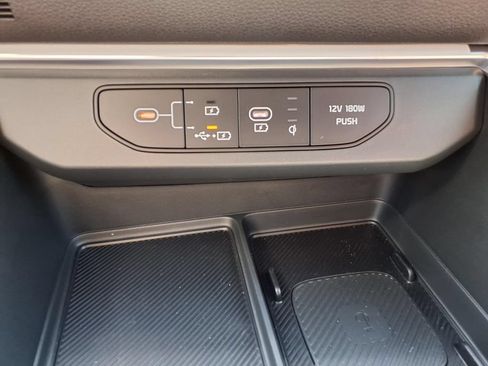 Certified 2026 Kia Carnival SX Prestige FWD image 23