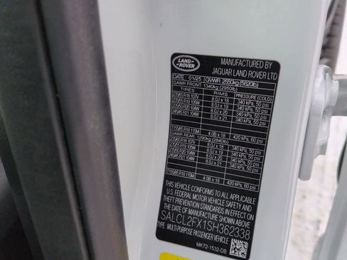 Used 2025 Land Rover Discovery Sport Dynamic SE image 37