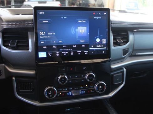 Used 2023 Ford Expedition XLT RWD image 24