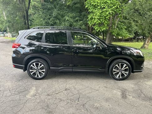 Used 2023 Subaru Forester Limited AWD/4WD image 9