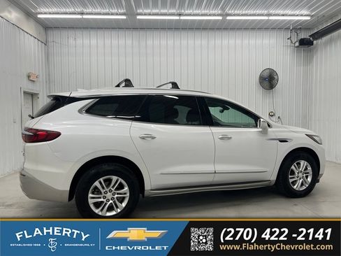 Used 2018 Buick Enclave Premium w/ LPO, Hit The Road Package AWD/4WD image 2