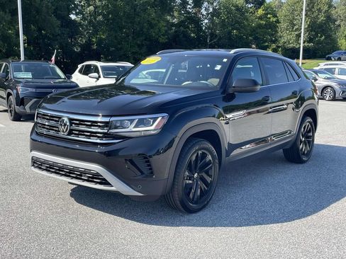 Certified 2022 Volkswagen Atlas Cross Sport SE FWD image 3