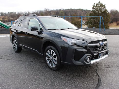 Used 2024 Subaru Outback Limited image 2