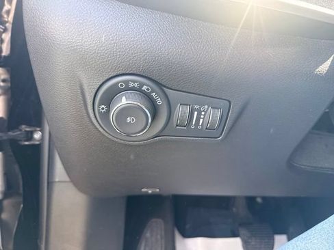 Used 2024 Jeep Compass Latitude AWD/4WD image 17