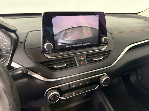 Used 2019 Nissan Altima 2.5 SR AWD/4WD image 16
