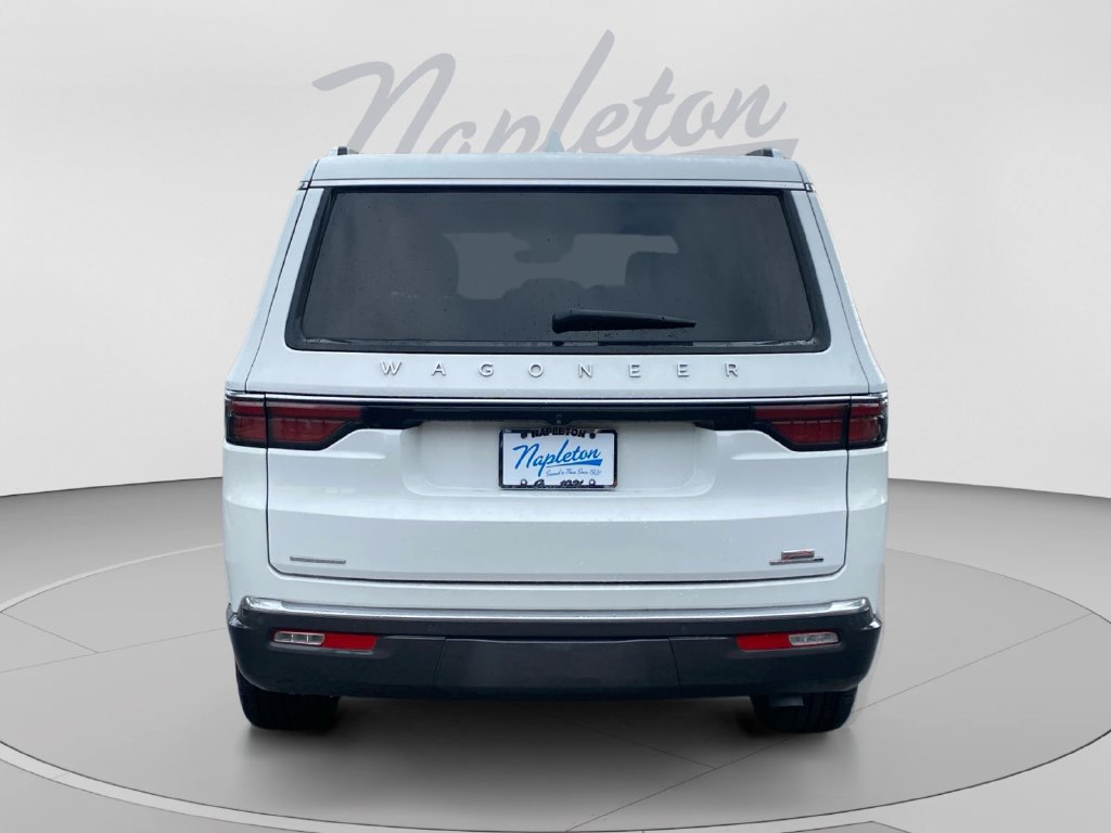 Used 2022 Jeep Wagoneer Series II AWD/4WD image 4