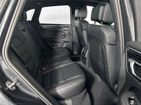 Certified 2025 Porsche Macan Turbo AWD/4WD image 27