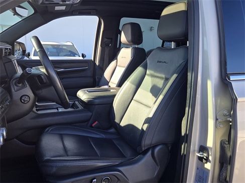 Used 2021 GMC Yukon Denali w/ Denali Premium Package image 14