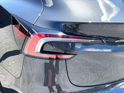 Used 2024 Tesla Model 3 Standard Range RWD image 28