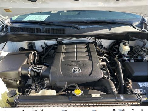 Used 2011 Toyota Tundra w/ TRD Off-Road Package image 18