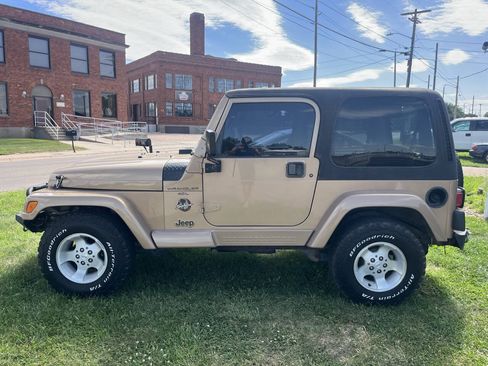 Used 1999 Jeep Wrangler Sahara AWD/4WD image 5