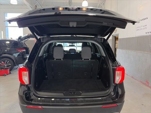 Used 2021 Ford Explorer XLT AWD/4WD image 13