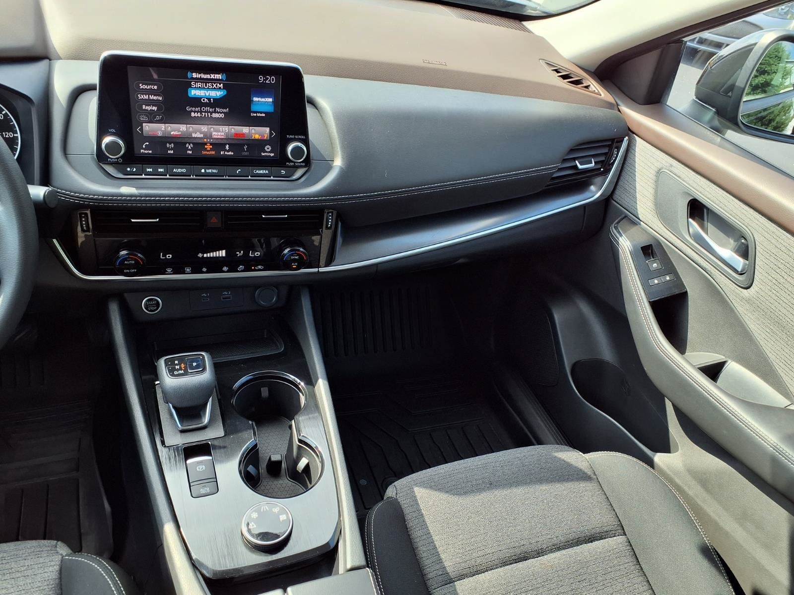 Used 2021 Nissan Rogue SV AWD/4WD image 3